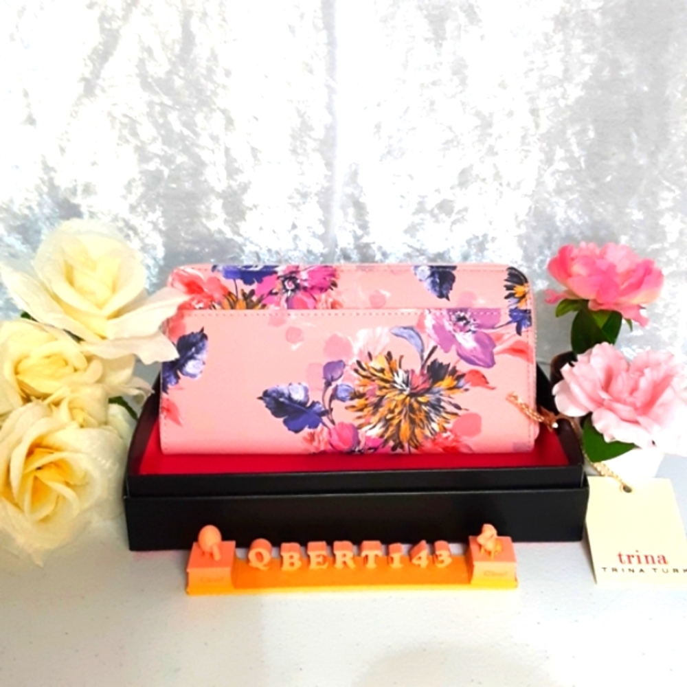 Trina Turk Wallet Pale Pink Flowers N.W.T With Box 8" X 4"
